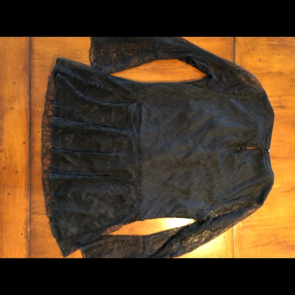 Issac Mizrahi Live black lace long bell sleeve top - Picture 4 of 8